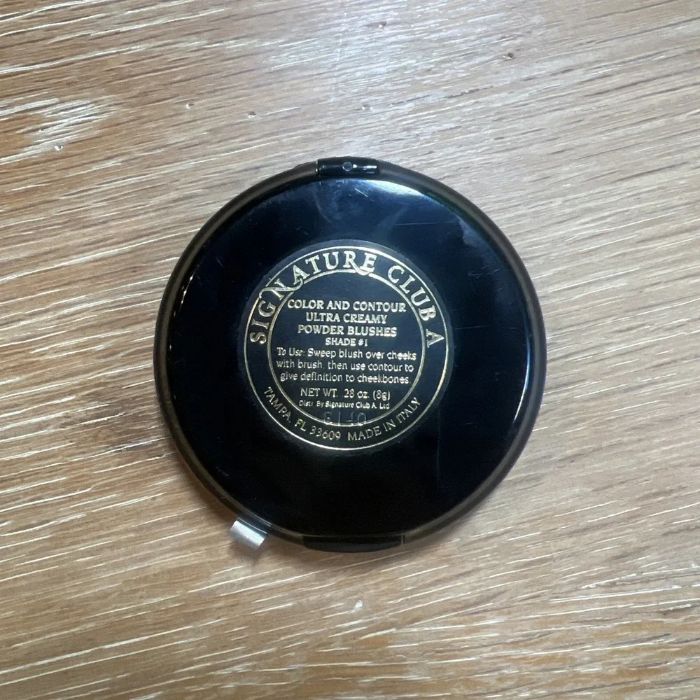 Signature Club A Color & Contour Ultra Creamy Powder Blush Shade #1